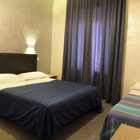 Guest Planet Hotel โรม ภายนอก รูปภาพ