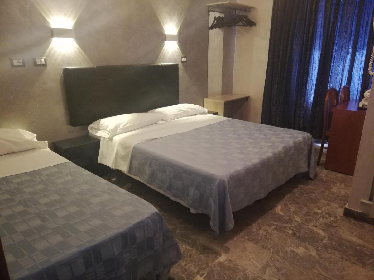 Guest Planet Hotel โรม ภายนอก รูปภาพ